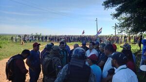Policía Nacional desaloja a centenares de familias en San Pedro