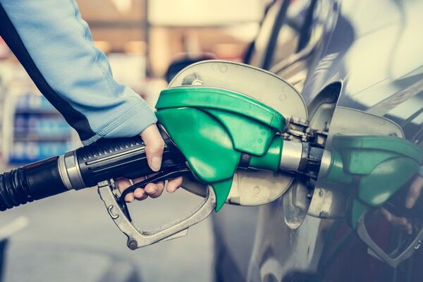 Privados también anuncian que bajarán los precios de los combustibles - Nacionales - ABC Color
