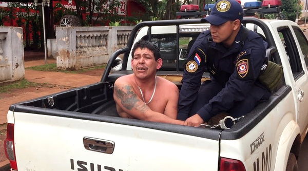 Detienen a hombre con orden de captura - Noticde.com