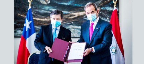 Paraguay y Chile firman acuerdo de libre comercio •