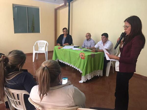 Anuncian manifestación contra rechazo de compra de pupitres - Noticde.com