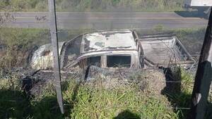 Investigan camioneta incendiada en Carayaó que dejó un fallecido