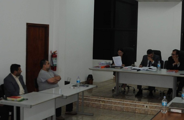 En caso de extorsión condenan a ex fiscal y absuelven a policía - Noticde.com