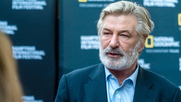 Diario HOY | Tragedia en el set: actor Alec Baldwin niega haber efectuado disparo que mató a mujer