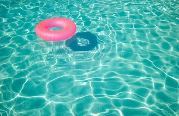 Niña fallece ahogada en una piscina en San Cristóbal - Noticde.com