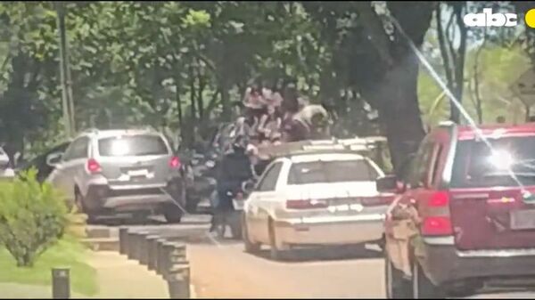Descontrolada caravana de despedida de estudiantes - ABC en el Este - ABC Color