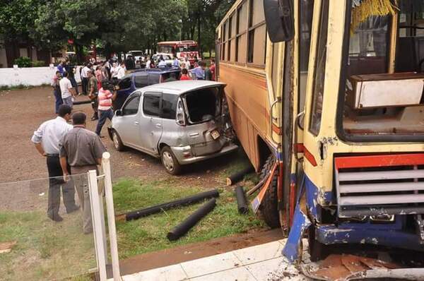 Santo Domingo: De 25 buses, solo 10 están habilitados para circular - Noticde.com