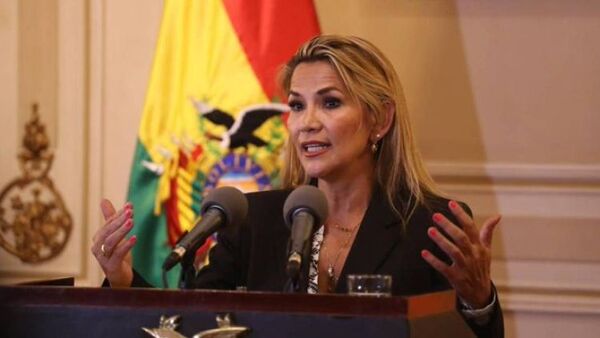 Fiscalía pide 10 años de cárcel para la expresidenta de facto Jeanine Áñez