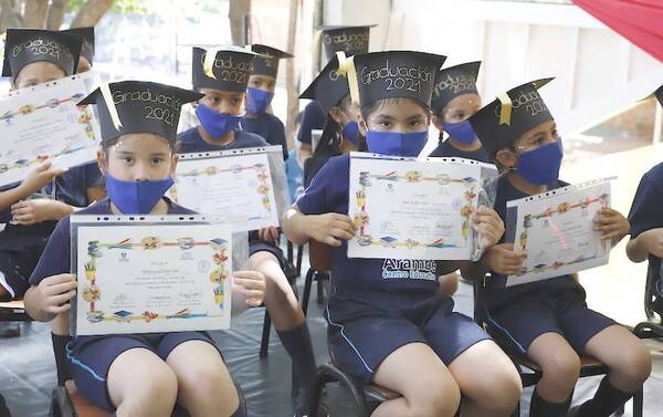 Crónica / ¡Graduaditos en Arambé!