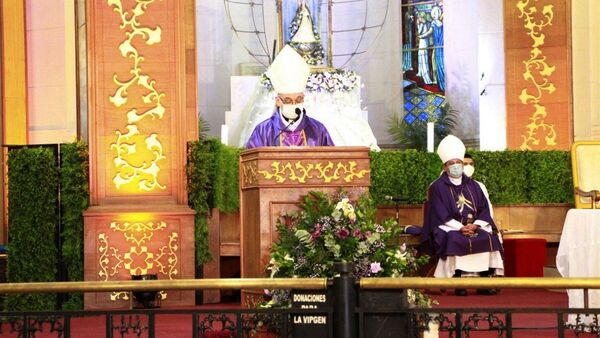 Obispo critica a autoridades de la Iglesia ‘‘clericalistas’’, en Caacupé