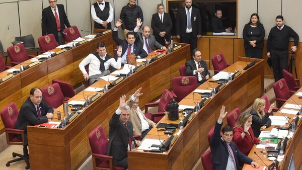 Sigue estudio del proyecto que “politiza” la diplomacia