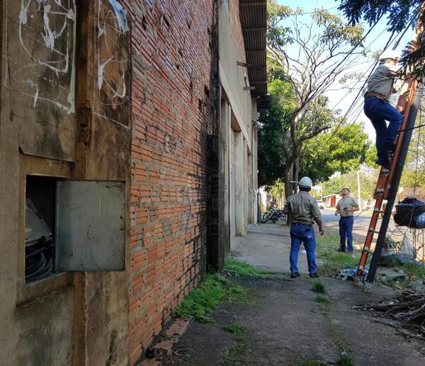 Ande realiza el corte de energía a 115 usuarios - Noticde.com