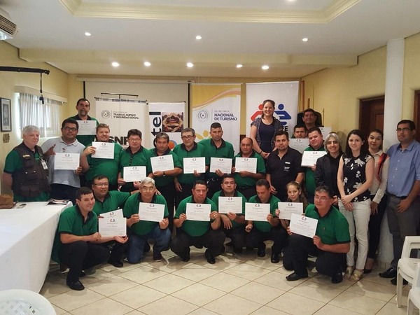 Concluye con éxito curso de capacitación a taxistas de Ciudad del Este - Noticde.com