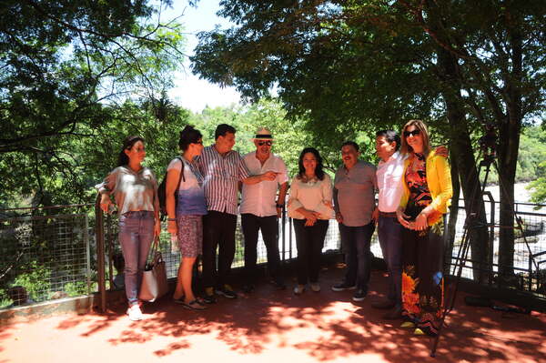 Empresarios de la India visitan los Saltos del Monday - Noticde.com
