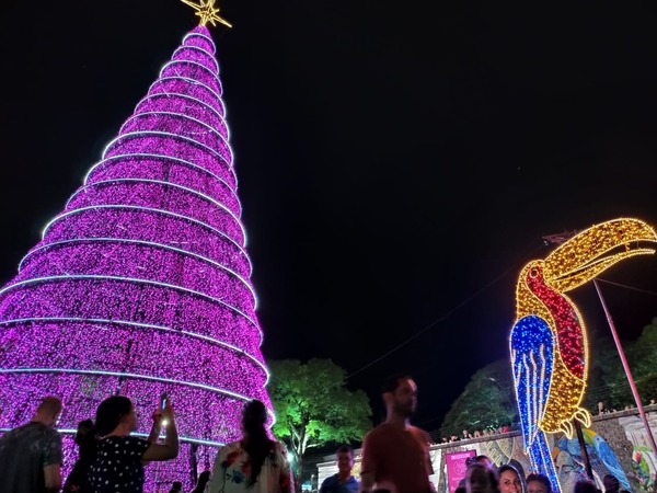 Foz se ILUMINA con la “Navidad de Aguas y Luces”, de la ITAIPU, y aquí NI UN FOQUITO