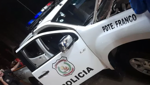 Motoasaltantes disparan contra una patrullera - Noticiero Paraguay