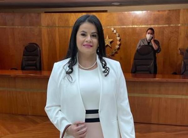 Jueza penal de Pdte. Franco se destaca en examen del Consejo de la Magistratura - La Clave