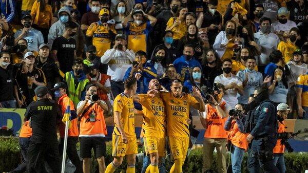 Carlos González comanda remontada de Tigres