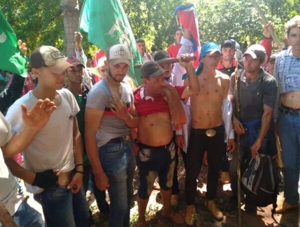 Tensión durante desalojo a centenares de familias en San Pedro · Radio Monumental 1080 AM