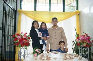 12 parejas contrajeron nupcias mediante servicios gratuitos ofrecidos por la UNE - Noticde.com