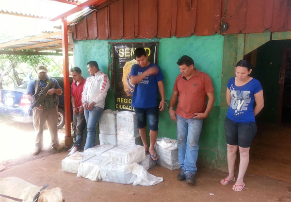 Imputan a cinco supuestos traficantes detenidos con casi 300 kilos de marihuana - Noticde.com