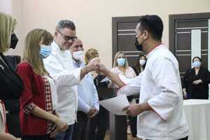 Trabajo brinda capacitación para el fortalecimiento del sector gastronómico de Encarnación - .::Agencia IP::.
