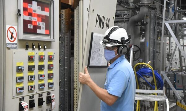 Técnicos de ITAIPU realizan mantenimiento trisemestral de la Unidad Generadora 14