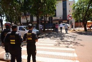 Reubicarán a cambistas de la avenida Julio C. Riquelme - La Clave