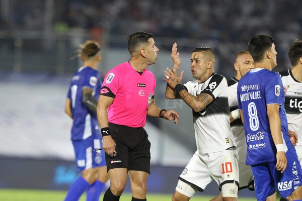 Olimpia alega 'pésimo desempeño' de José Méndez y pide suspensión