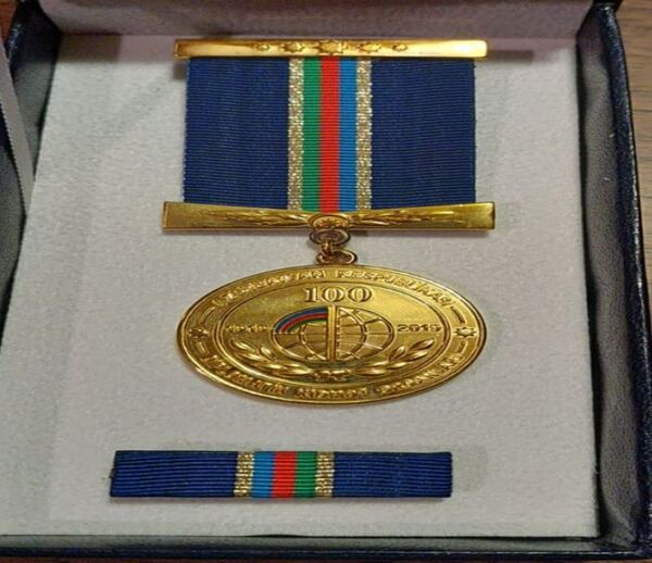 Azerbaiyán condecoró a su Cónsul honorario en Paraguay