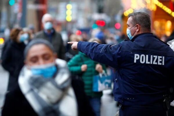 Alemania prohibirá a los no vacunados acceder a comercios no esenciales, restaurantes, templos y lugares de ocio