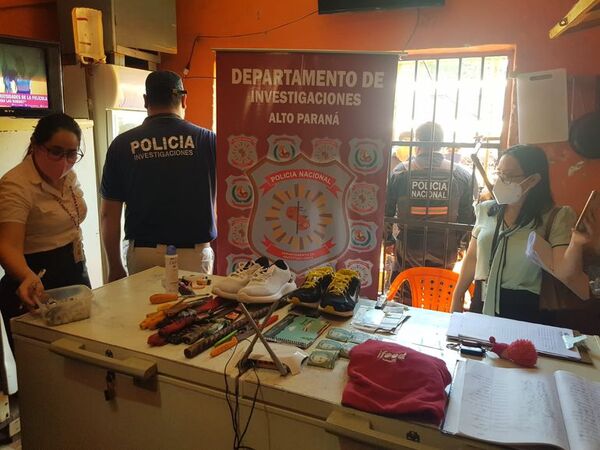 Hallan evidencias en celda de condenado que tenía “permiso judicial” para salir a delinquir - ABC en el Este - ABC Color