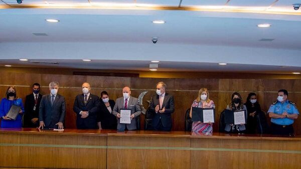 Firman protocolo para medidas alternativas a la prisión