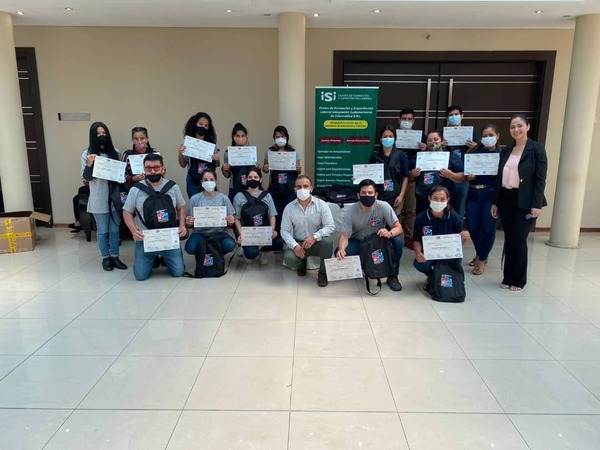 MÁS DE 200 PERSONAS DE ENCARNACIÓN EGRESARON EN LOS CURSOS DICTADOS DESDE SINAFOCAL. - Itapúa Noticias