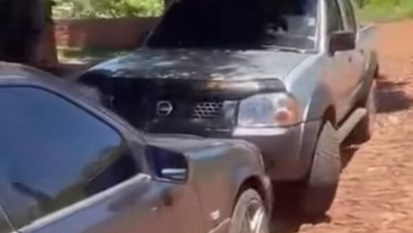 Escrachó a dueño de taller por "adueñarse" de la sombra