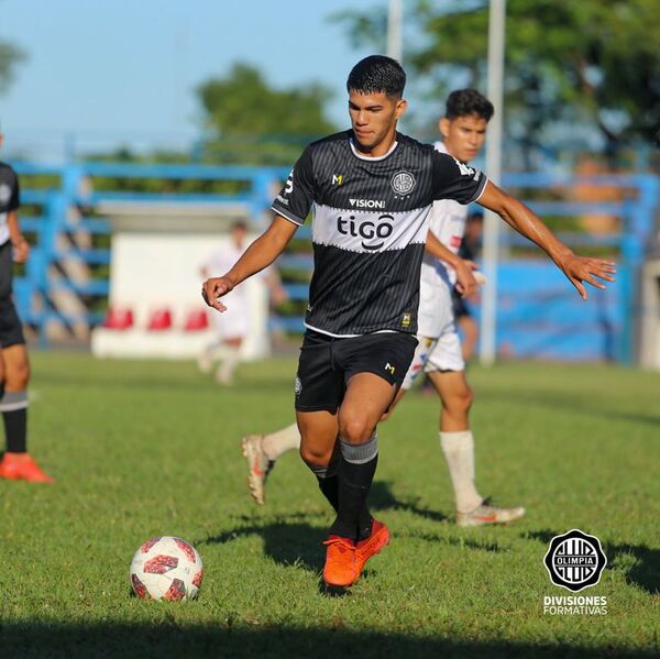 Olimpia se quedó con el título de vice en la Sub 16 - Fútbol - ABC Color