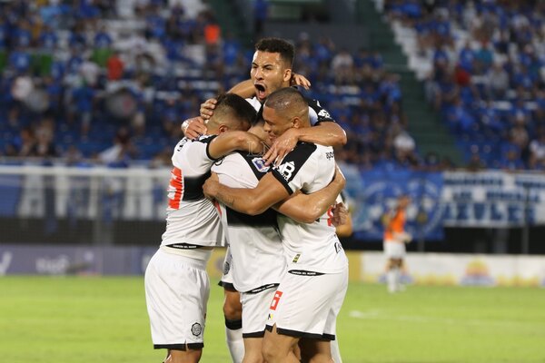 Olimpia, el único club que gana tres competencias oficiales distintas en el fútbol paraguayo