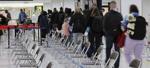 Japón retrocede en sus restricciones de viaje por ómicron