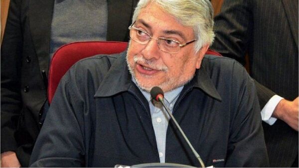 Lugo halaga a Stroessner como presidente, pero tras críticas se retracta