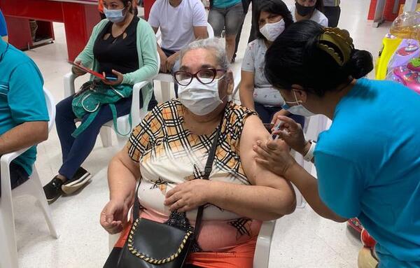 Vacunación: Salud amplía plazo para tercera dosis