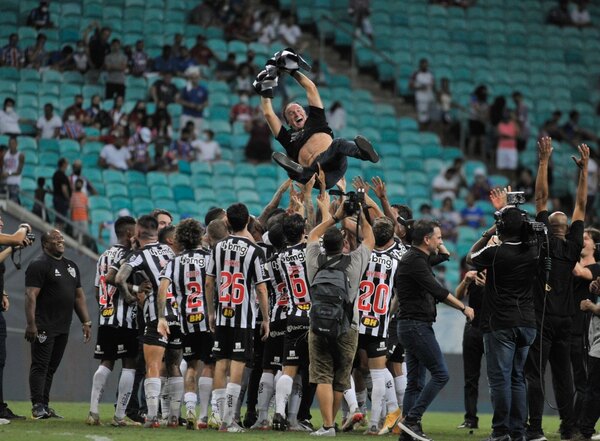 Con Alonso como capitán, Atlético Mineiro es campeón del Brasileirão tras 50 años