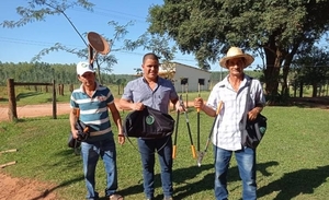 Diario HOY | Familias productoras del Proyecto Independencia Verde reciben kits de cuidados silviculturales