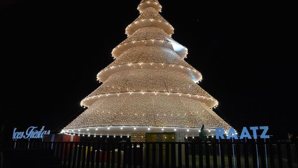 Árbol gigante de Navidad en Bella Vista