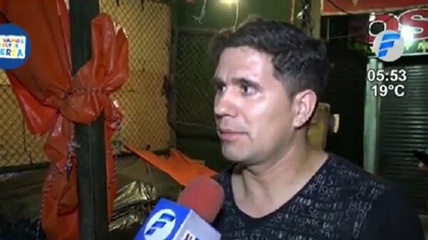 Inician reconstrucción de casillas tras un mes del incendio en el Mercado 4 | Noticias Paraguay