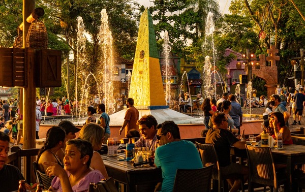 Turismo en ALZA en Tres Fronteras, comercio de CDE, ESTANCADO