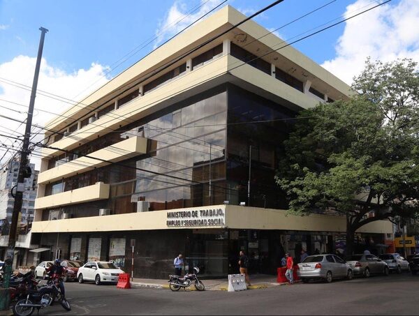 Ley de estabilidad laboral tiene efectos contrarios, sostiene ministra · Radio Monumental 1080 AM