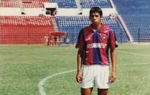 Julio Dos Santos y su imborrable recuerdo con la camiseta retro de Cerro