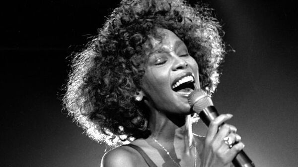 Subastan una grabación inédita de Whitney Houston con video NFT en Miami - Música - ABC Color