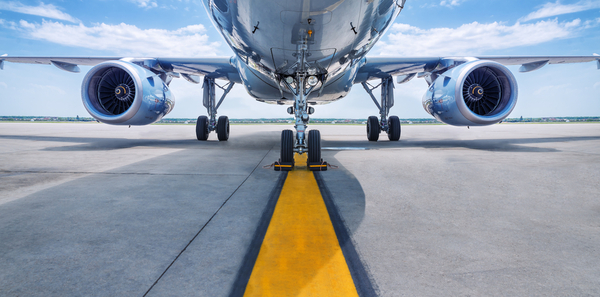 Advierten que el país necesita bajar costos a aerolíneas, en vez de elevarlos, para evitar fuga de inversiones - MarketData
