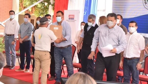 Inauguran nuevo edificio de la ANDE y entregan aportes en Caazapá - Noticiero Paraguay